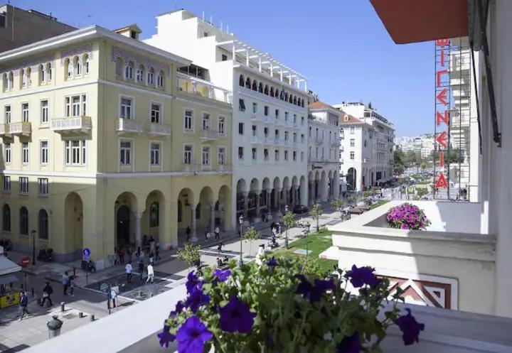 4 Travelers Apartment Thessaloniki Exterior photo